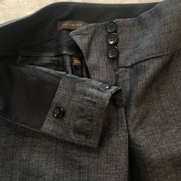 NWT THE LIMITED Cassidy Fit Sz 4 Charcoal with Black Pinstripe Dress Shorts - Picture 3 of 4